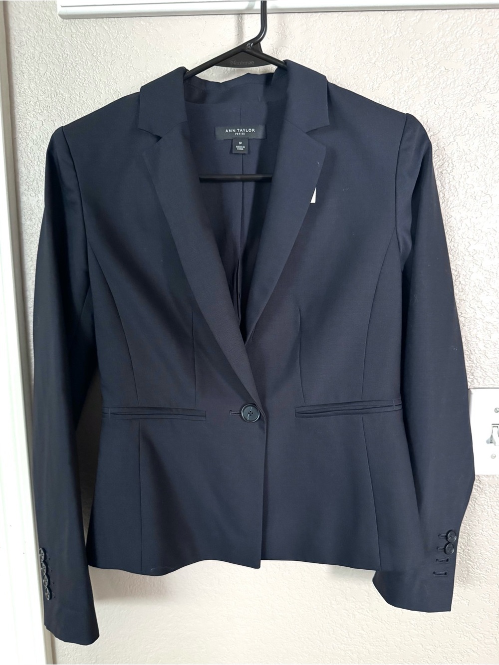LIKE NEW Ann Taylor Navy Blazer